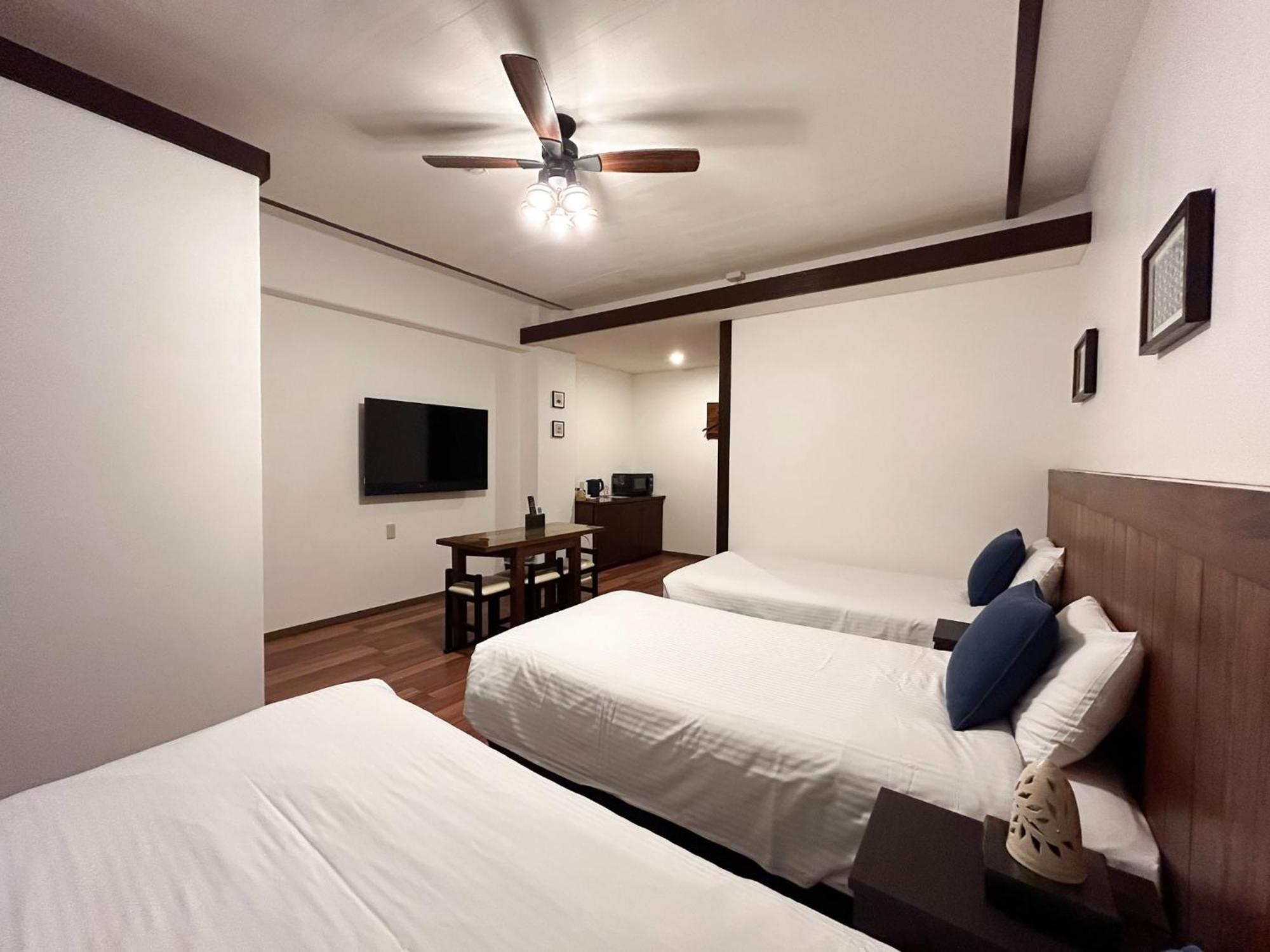 แพนชั่น ซันเซ็ต บีช Hotel นาคิจิน ภายนอก รูปภาพ