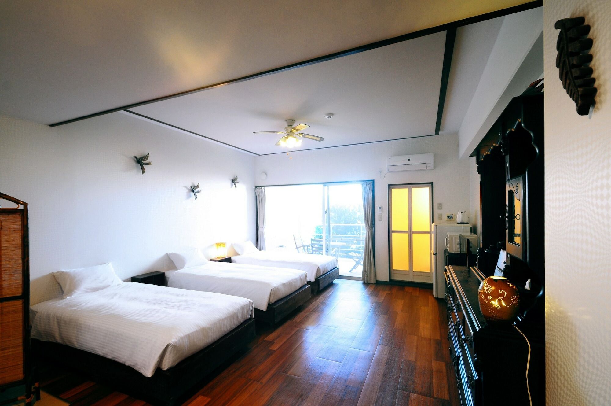 แพนชั่น ซันเซ็ต บีช Hotel นาคิจิน ภายนอก รูปภาพ